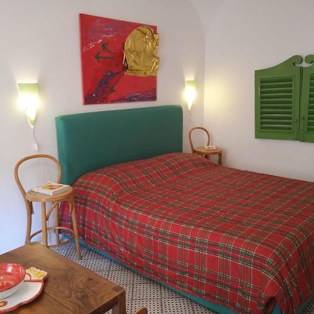 Il Cortiletto, Spazio Alla Fantasia Appartement Napels Buitenkant foto