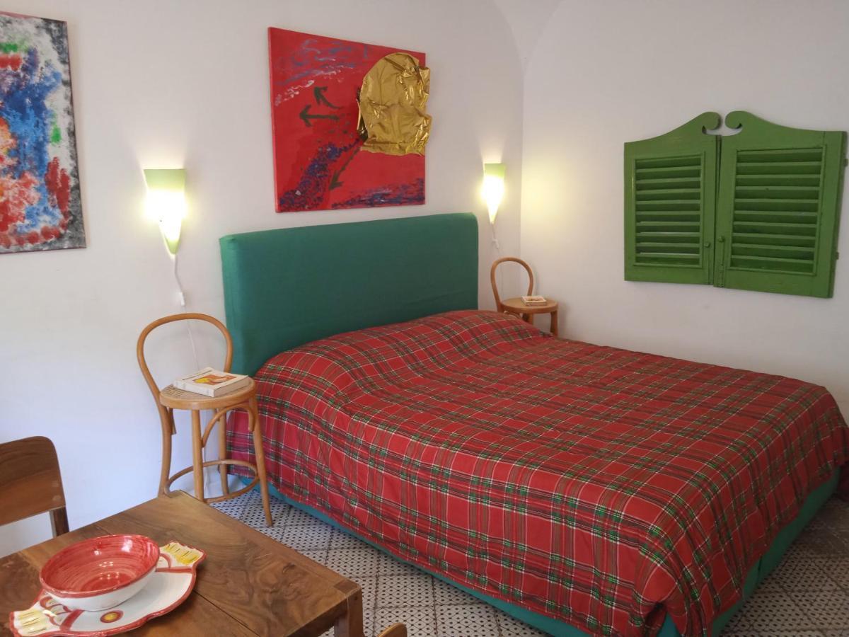 Il Cortiletto, Spazio Alla Fantasia Appartement Napels Buitenkant foto